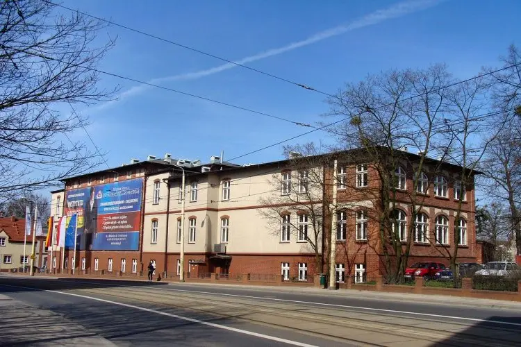 Wyższa Szkoła Integracji Europejskiej (WSIE) (Uczelnia niepubliczna)